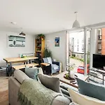 Modern Townhouse - Parking Ev Charger & Balcony بيت للعطل بريستول