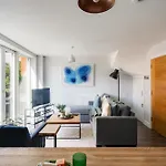 Tatil Evi Modern Townhouse - Parking Ev Charger & Balcony *