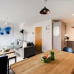 Tatil Evi Modern Townhouse - Parking Ev Charger & Balcony