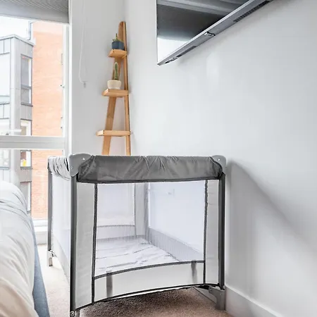 Modern Townhouse - Parking Ev Charger & Balcony Бристоль