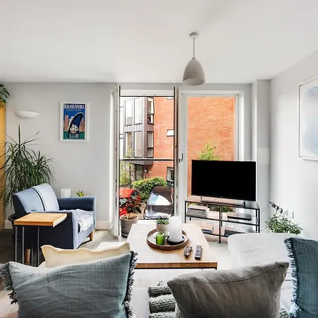 Modern Townhouse - Parking Ev Charger & Balcony Dom wakacyjny