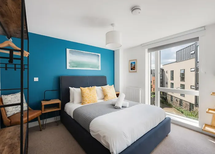 Dom wakacyjny Modern Townhouse - Parking Ev Charger & Balcony