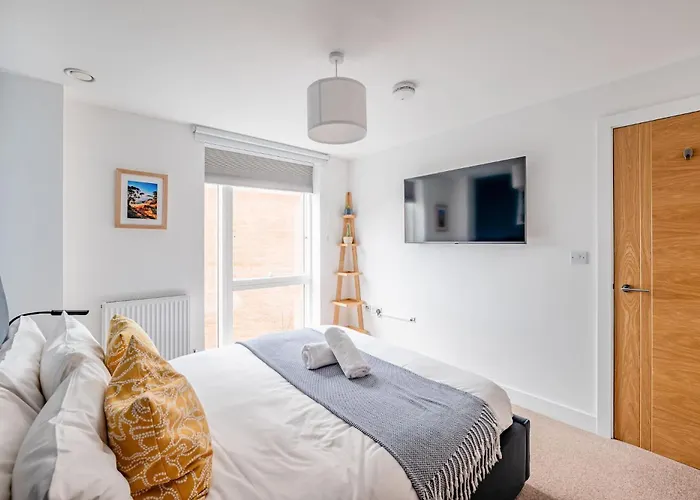 Modern Townhouse - Parking Ev Charger & Balcony Bristol