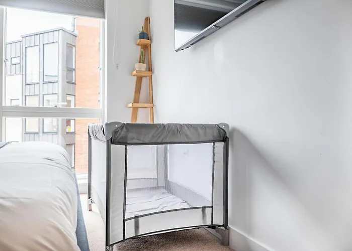 Modern Townhouse - Parking Ev Charger & Balcony Bristol