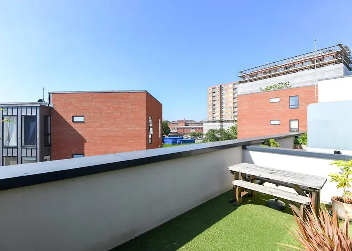 Modern Townhouse - Parking Ev Charger & Balcony Dom wakacyjny