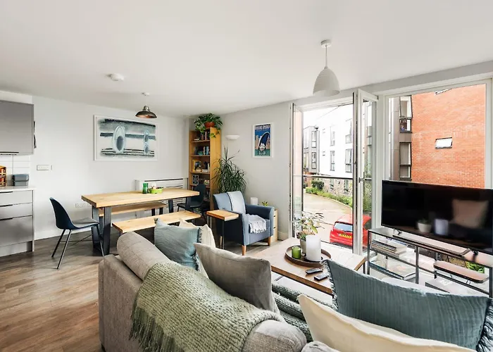 Modern Townhouse - Parking Ev Charger & Balcony Ferienhaus Bristol