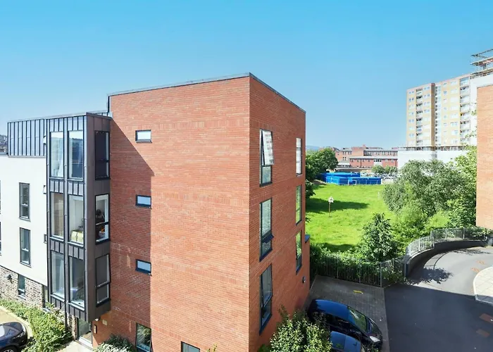 Modern Townhouse - Parking Ev Charger & Balcony * Bristol