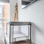 Modern Townhouse - Parking Ev Charger & Balcony Bristol