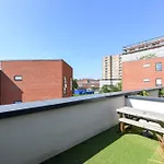 Modern Townhouse - Parking Ev Charger & Balcony Nyaraló